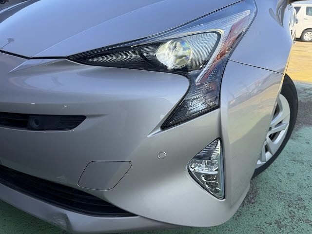 TOYOTA PRIUS 2017 Image 31