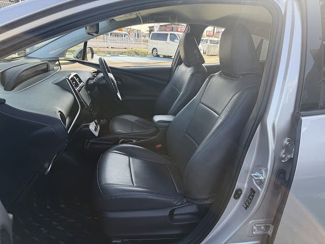 TOYOTA PRIUS 2017 Image 31