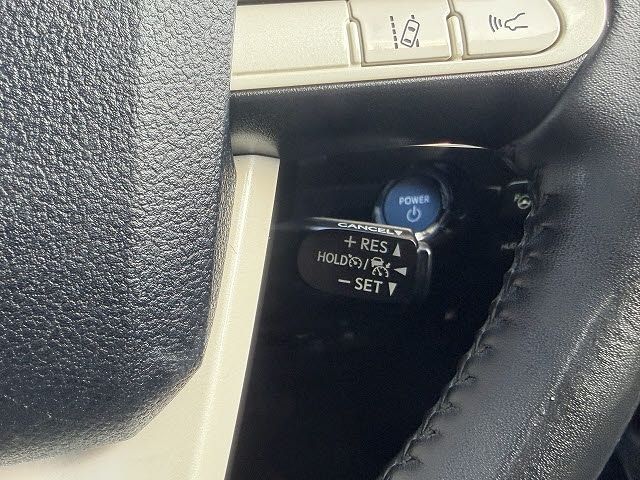 TOYOTA PRIUS 2017 Image 31