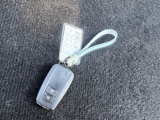 TOYOTA PRIUS 2017 Image 31