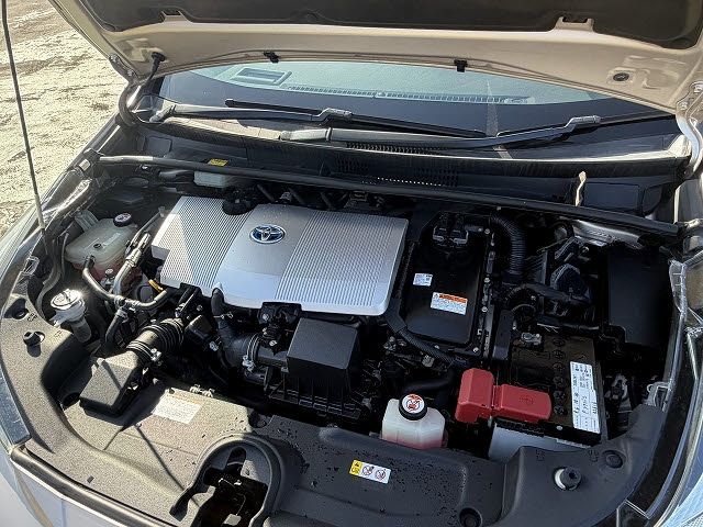 TOYOTA PRIUS 2017 Image 31