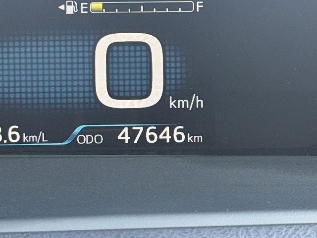 TOYOTA PRIUS 2017 Image 31