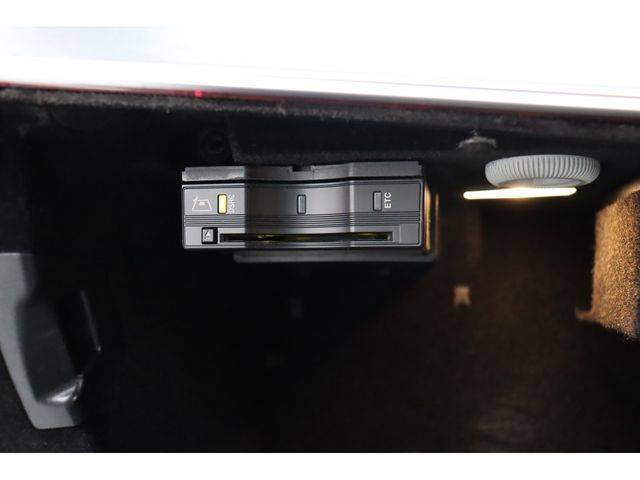 MERCEDES BENZ E CLAS 2018 Image 31