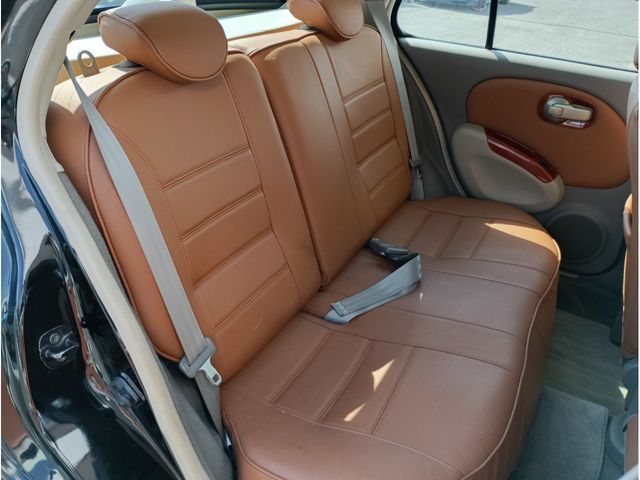 MITSUOKA VIEWT 2008 Image 31