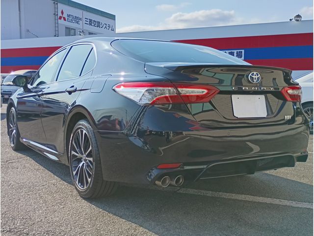 TOYOTA CAMRY HYBRID 2018 Image 31