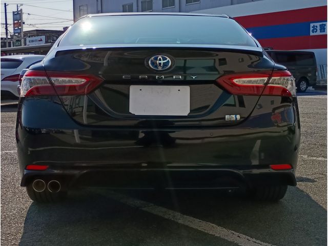 TOYOTA CAMRY HYBRID 2018 Image 31