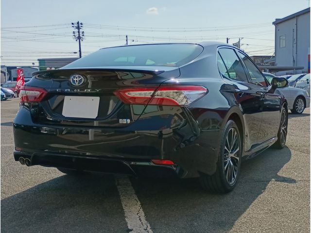 TOYOTA CAMRY HYBRID 2018 Image 31
