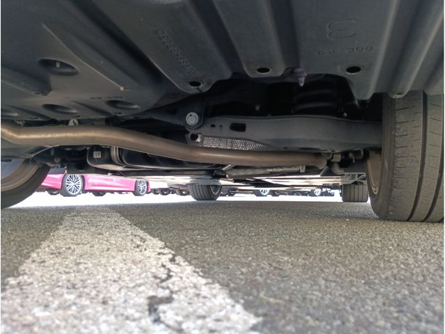 TOYOTA CAMRY HYBRID 2018 Image 31