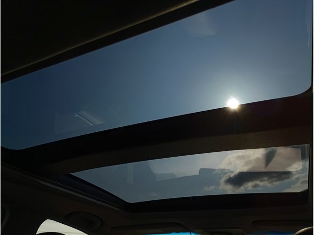 TOYOTA CAMRY HYBRID 2018 Image 31