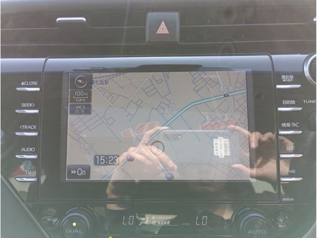 TOYOTA CAMRY HYBRID 2018 Image 31