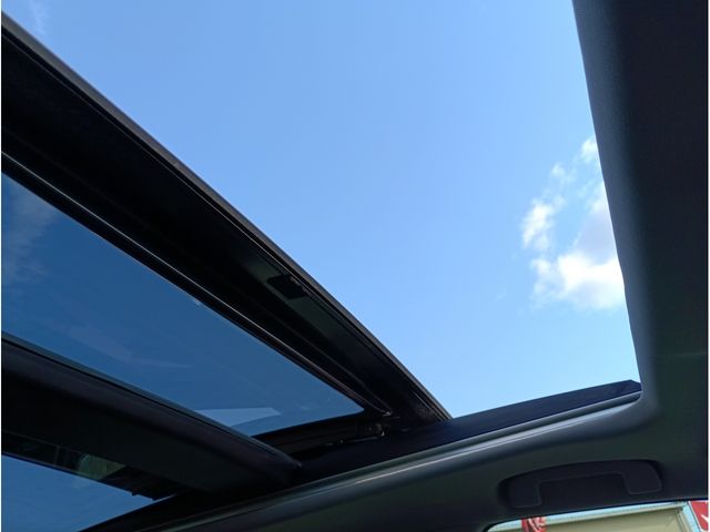 TOYOTA CAMRY HYBRID 2018 Image 31