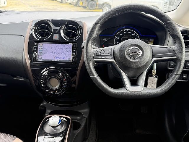 NISSAN NOTE 2017 Image 31