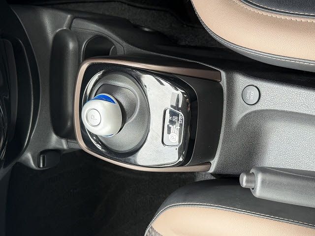 NISSAN NOTE 2017 Image 31