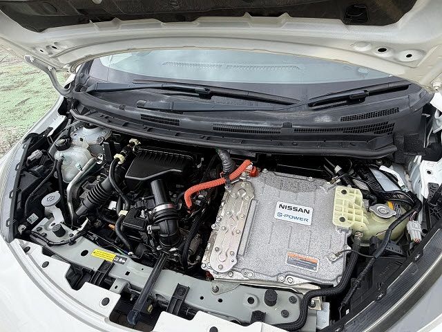 NISSAN NOTE 2017 Image 31