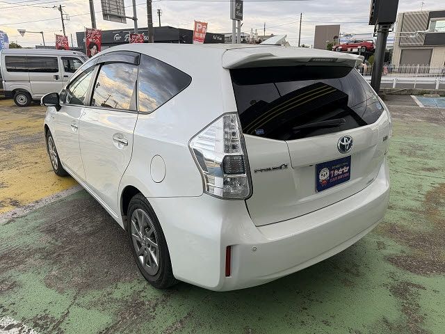 TOYOTA PRIUS ALPHA 2014 Image 31