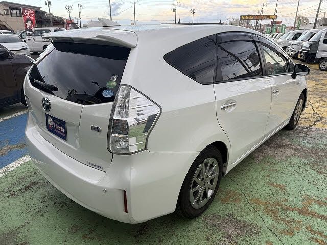TOYOTA PRIUS ALPHA 2014 Image 31