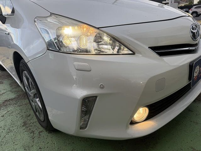 TOYOTA PRIUS ALPHA 2014 Image 31