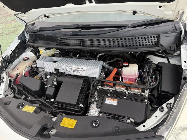 TOYOTA PRIUS ALPHA 2014 Image 31
