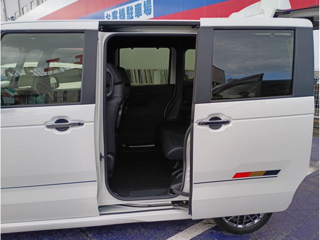 HONDA N BOX CUSTOM 2024 Image 31