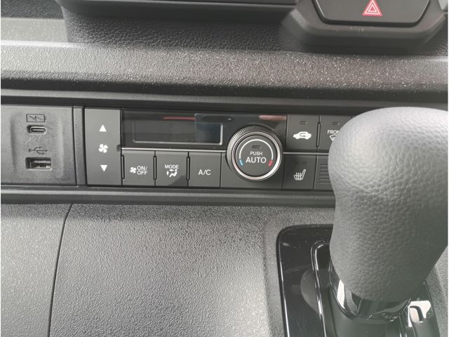 HONDA N BOX CUSTOM 2024 Image 31