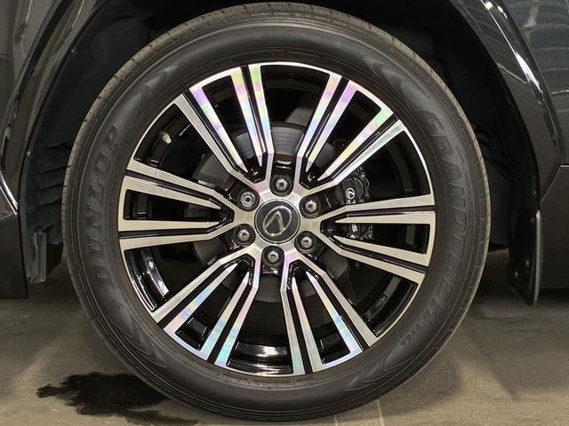 TOYOTA LEXUS LX600 2023 Image 31