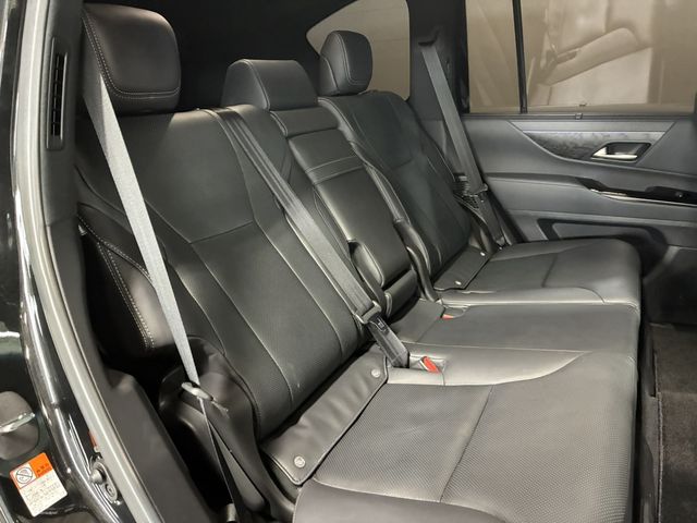 TOYOTA LEXUS LX600 2023 Image 31