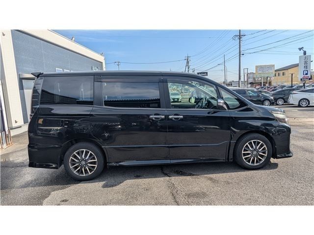 TOYOTA VOXY 2016 Image 31