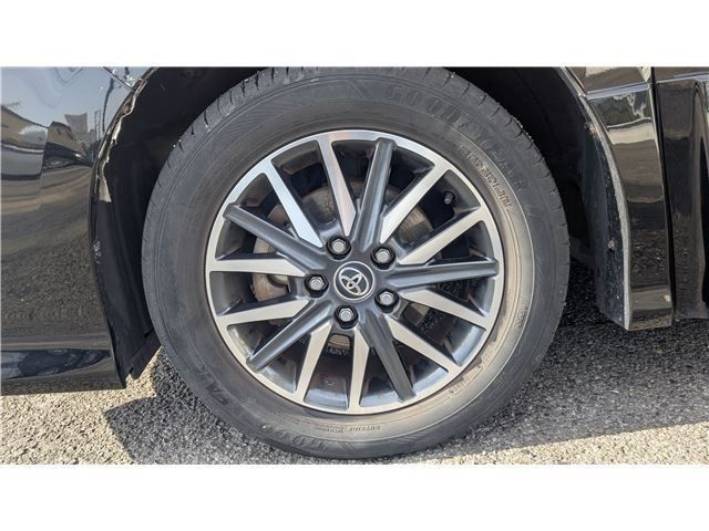 TOYOTA VOXY 2016 Image 31