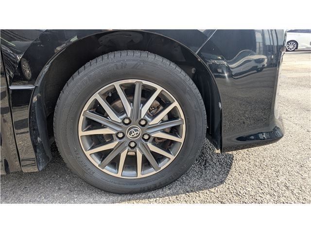 TOYOTA VOXY 2016 Image 31