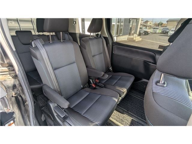 TOYOTA VOXY 2016 Image 31