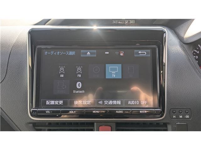 TOYOTA VOXY 2016 Image 31