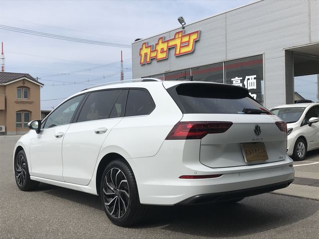 VOLKSWAGEN GOLF VARI 2024 Image 31