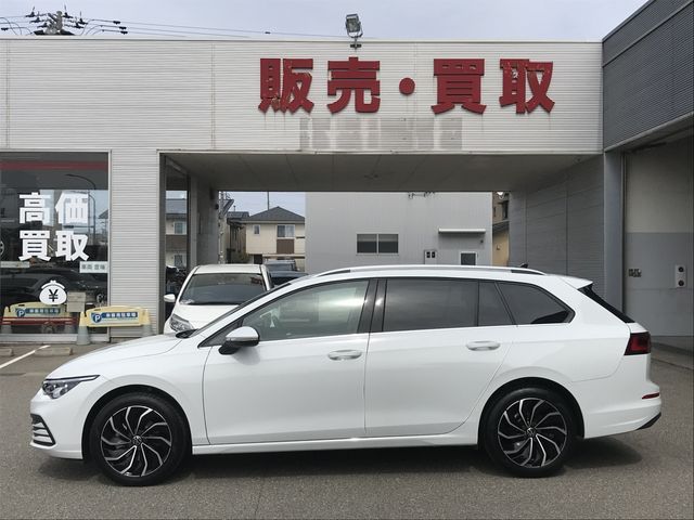 VOLKSWAGEN GOLF VARI 2024 Image 31