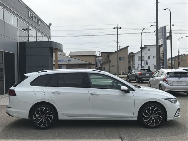 VOLKSWAGEN GOLF VARI 2024 Image 31