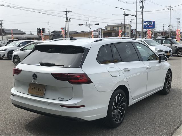 VOLKSWAGEN GOLF VARI 2024 Image 31