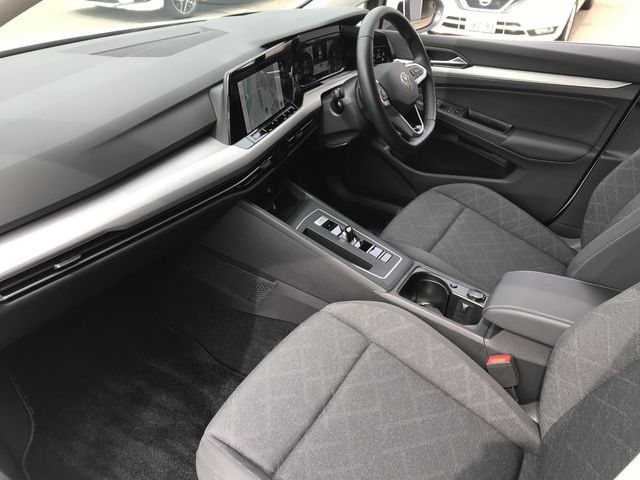 VOLKSWAGEN GOLF VARI 2024 Image 31