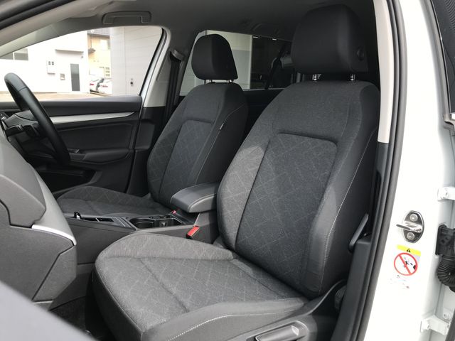 VOLKSWAGEN GOLF VARI 2024 Image 31