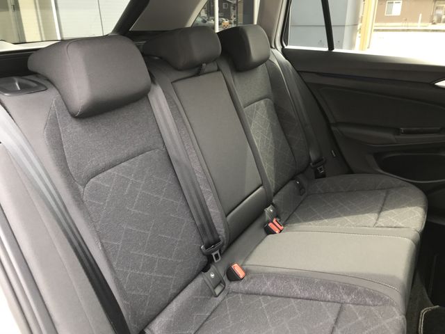 VOLKSWAGEN GOLF VARI 2024 Image 31