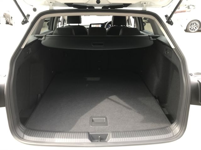 VOLKSWAGEN GOLF VARI 2024 Image 31