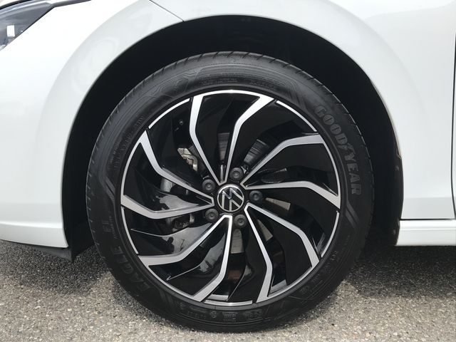 VOLKSWAGEN GOLF VARI 2024 Image 31