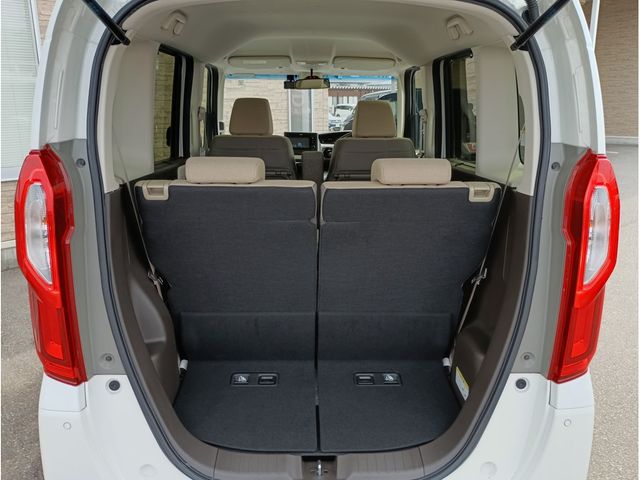 HONDA N BOX 2021 Image 31