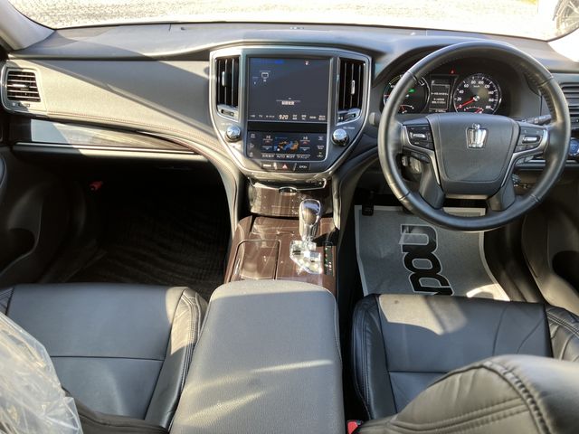 TOYOTA CROWN SEDAN HYBRID 2017 Image 31