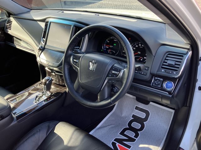 TOYOTA CROWN SEDAN HYBRID 2017 Image 31