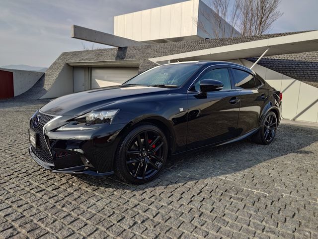 TOYOTA LEXUS IS300H 2015 Image 31