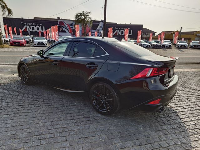 TOYOTA LEXUS IS300H 2015 Image 31