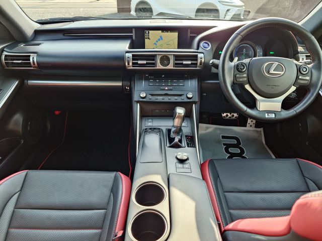 TOYOTA LEXUS IS300H 2015 Image 31