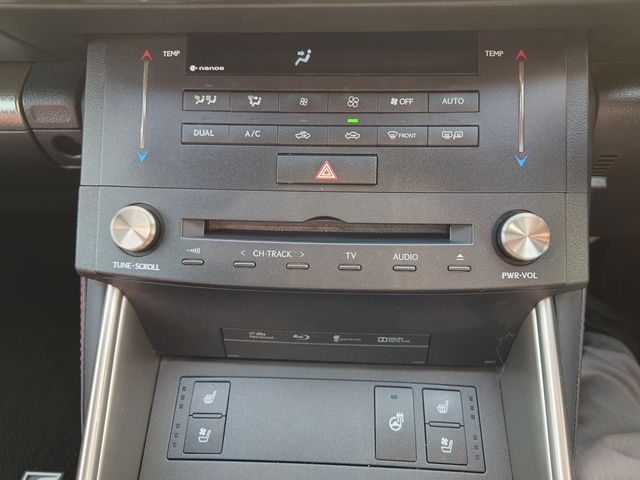 TOYOTA LEXUS IS300H 2015 Image 31