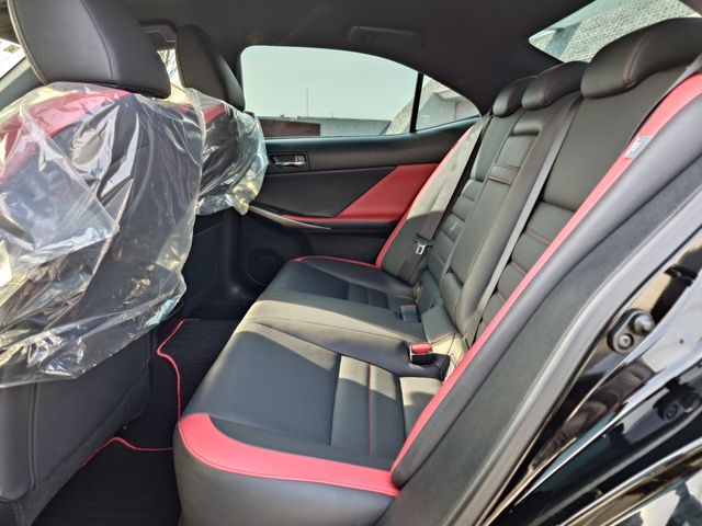 TOYOTA LEXUS IS300H 2015 Image 31