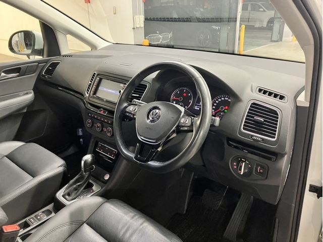 VOLKSWAGEN SHARAN 2019 Image 31