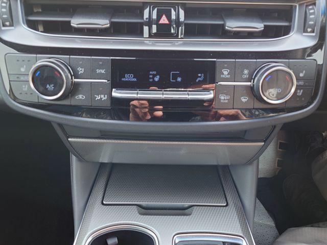 TOYOTA CROWN SEDAN HYBRID 2022 Image 31